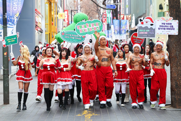 장기기증의 소중함 알리는 몸짱 산타들