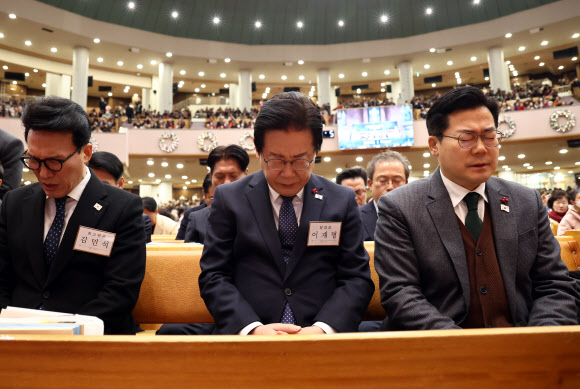 더불어민주당 이재명 대표가 25일 서울 여의도순복음교회에서 열린 성탄예배에 참석해 있다. 2024.12.25 연합뉴스