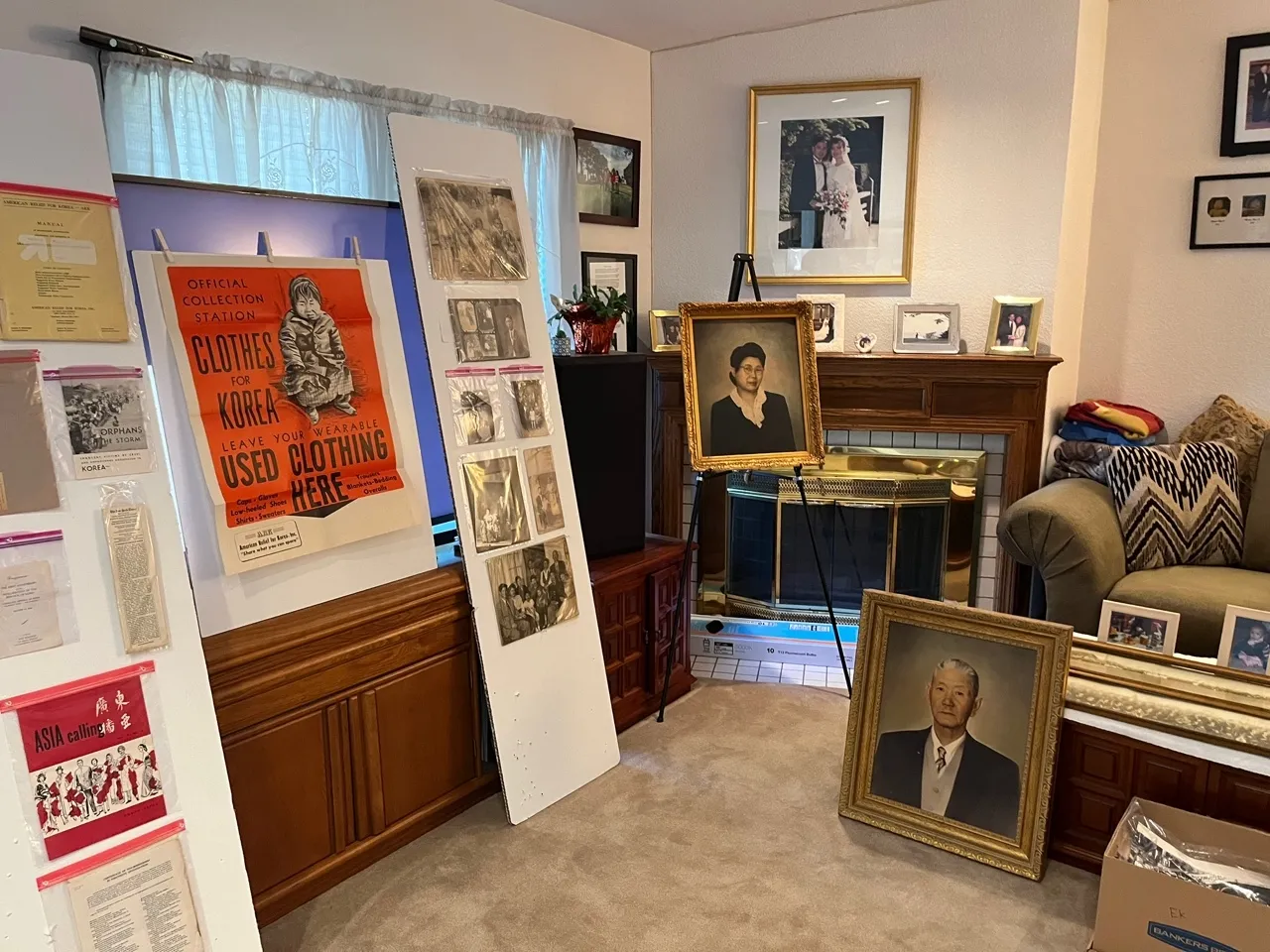 Michael Kim의 집에 모아 놓은 기증 자료들. 독립기념관 제공