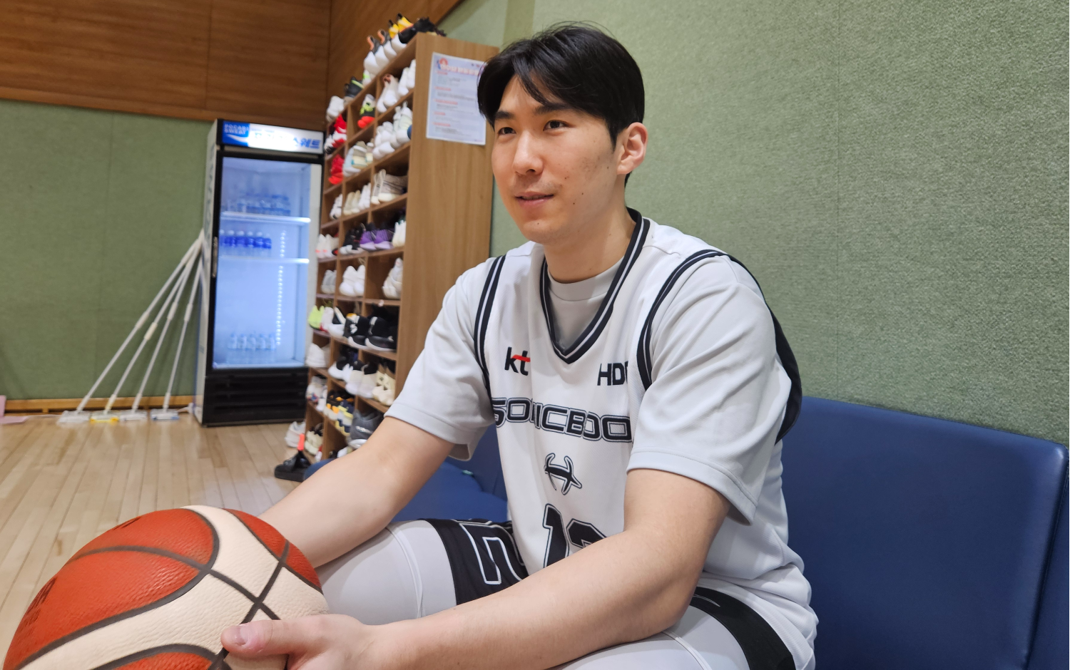 2일 서울신문과 만난 문정현은 미국프로농구(NBA) 슈퍼스타 루카 돈치치처럼 다재다능한 선수가 되겠다며 ‘뱀띠’로서의 각오를 다졌다. 서진솔 기자