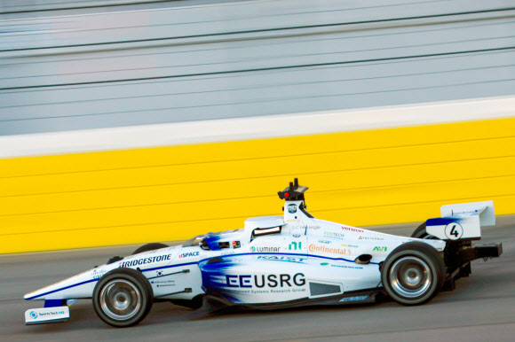 질주하는 팀 카이스트 자율주행 레이싱카