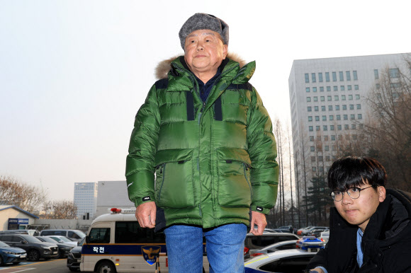 서초경찰서 향하는 ‘쥴리 의혹 제기’ 안해욱씨