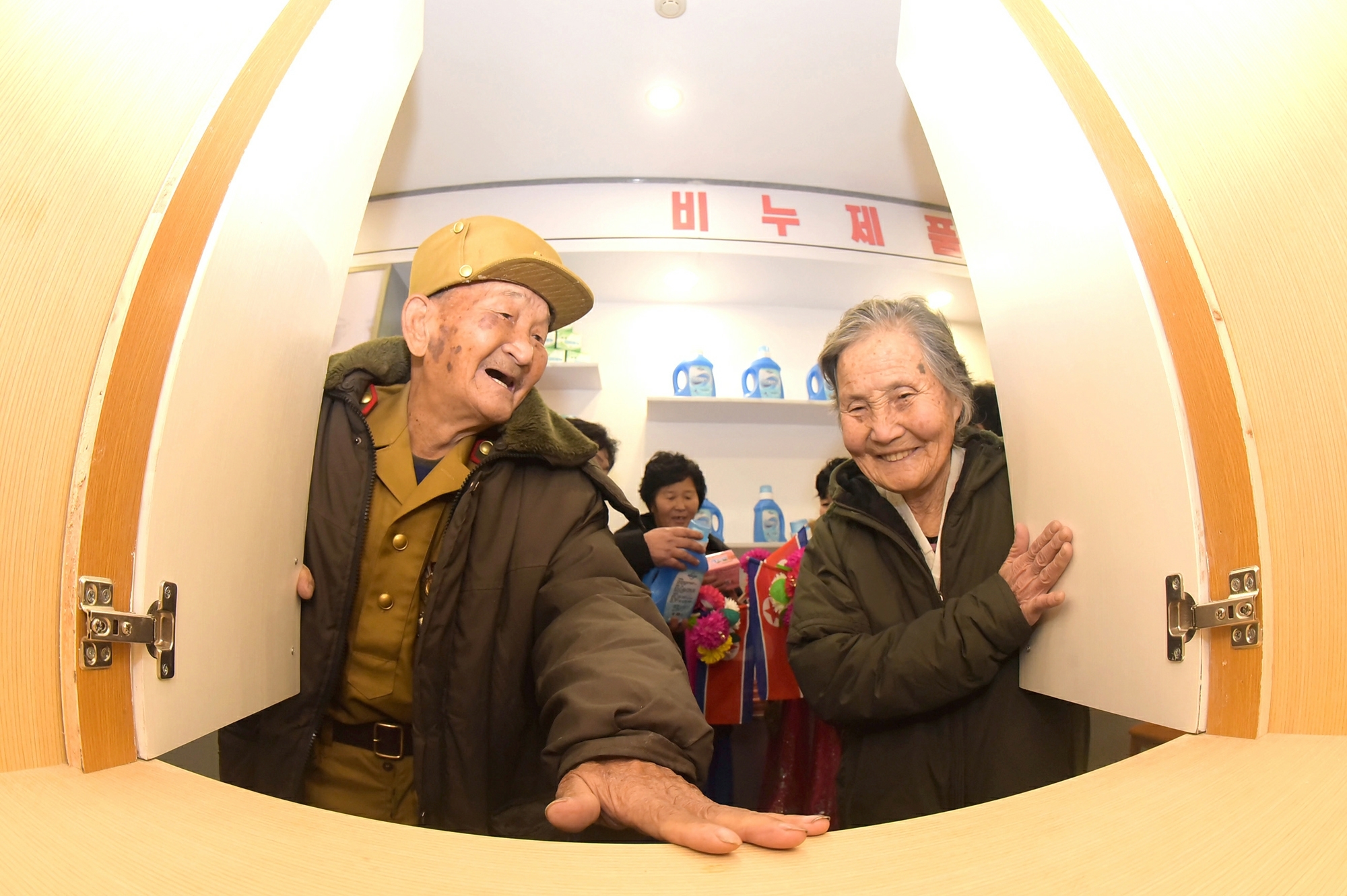 북한 노동당 기관지 노동신문은 25일 “구장군 지방공업공장들의 준공식이 지난 24일에 진행됐다”라고 보도했다. 평양 노동신문 뉴스1