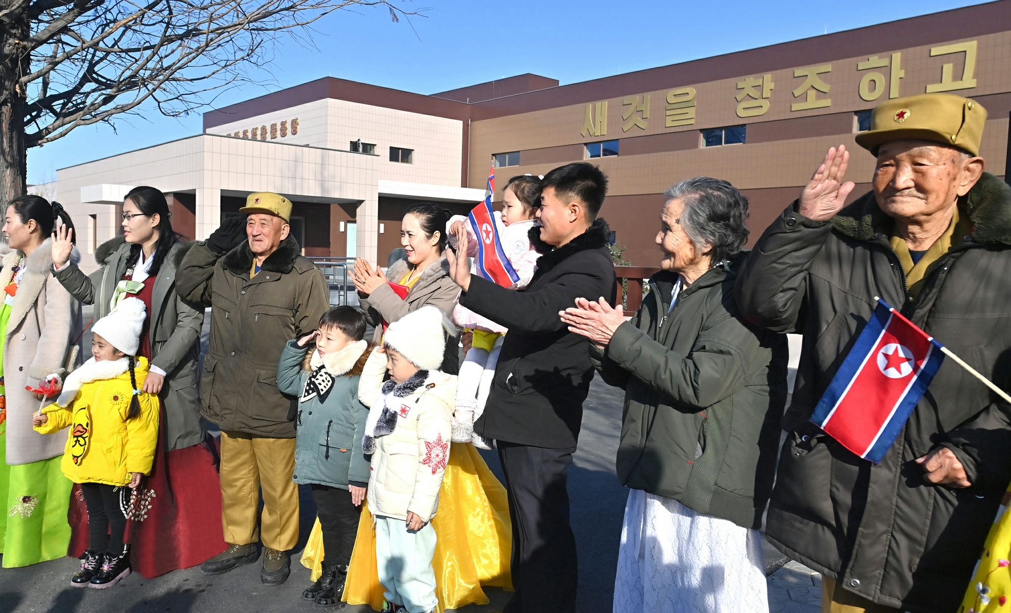 북한 노동당 기관지 노동신문은 25일 “구장군 지방공업공장들의 준공식이 지난 24일에 진행됐다”라고 보도했다. 평양 노동신문 뉴스1