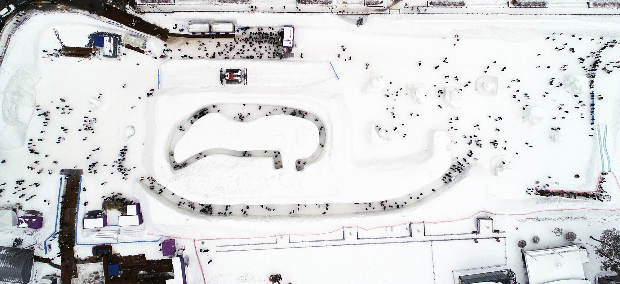 26일 오후 설연휴를 맞아 많은 방문객들이 강원도 평창군 대관령면 송천 일원에서 개막한 ‘제31회 대관령눈꽃축제’를 찾아 축제를 즐기고 있다. 올해로 31회째를 맞는 대관령눈꽃축제는 내달 2일까지 10일간 열린다. 2025.1.26. 평창군 제공