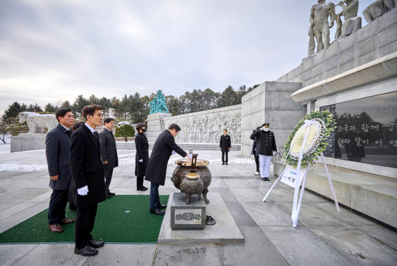 국립대전현충원 찾은 이재명 대표 연합뉴스