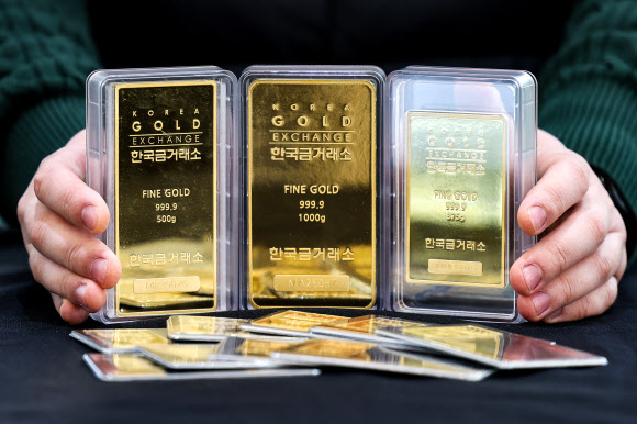 미·중 무역전쟁에 안전자산 금값 최고가 경신