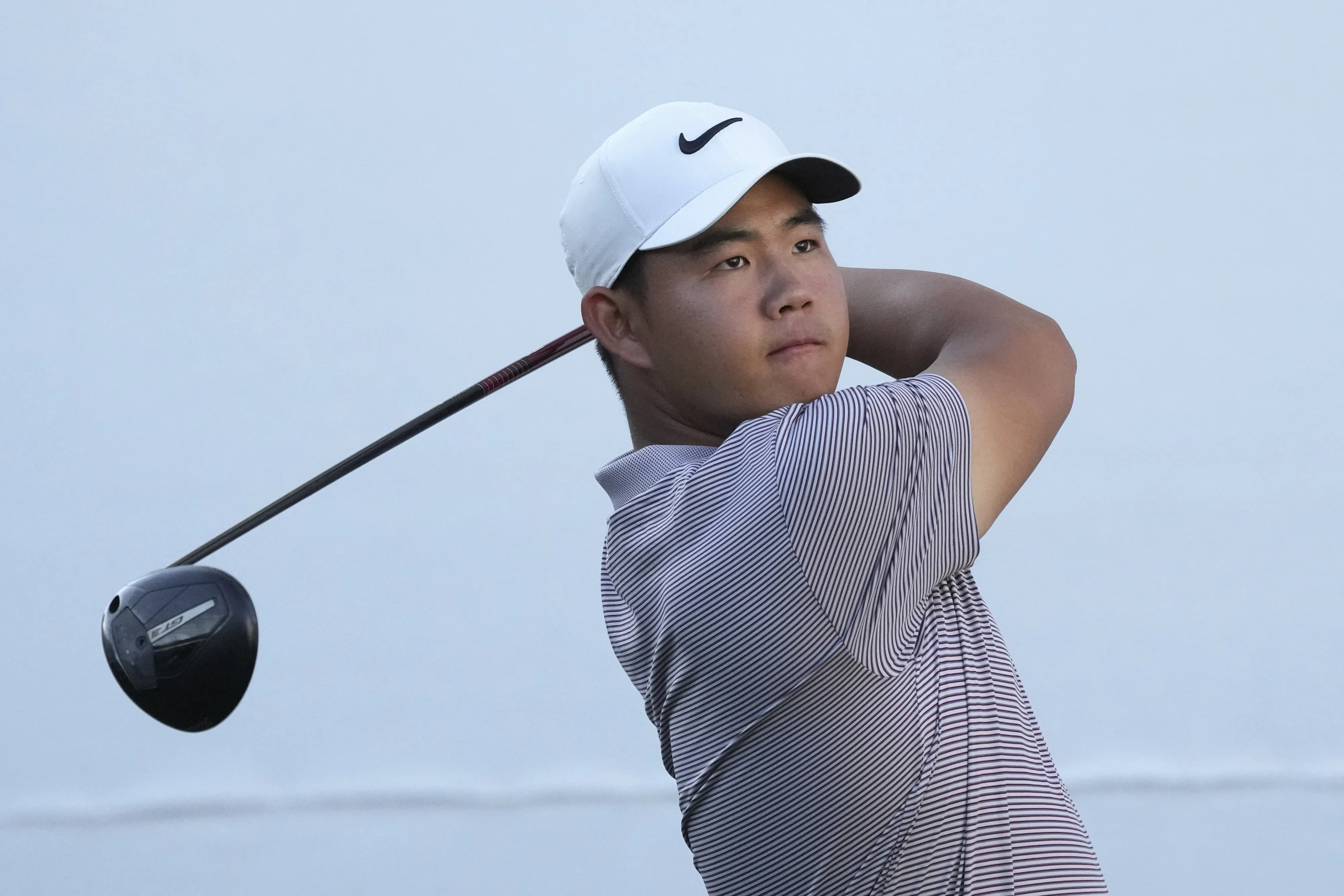 김주형, WM 피닉스 오픈 첫날 4언더파  [스코츠데일=AP/뉴시스] 김주형이 6일(현지 시간) 미 애리조나주 스코츠데일의 TPC 스코츠데일에서 열린 미국프로골프(PGA) 투어 웨이스트 매니지먼트(WM) 피닉스 오픈 첫날 17번 홀에서 티샷하고 있다. 김주형은 일부 선수들의 경기가 남은 가운데 4언더파 67타 공동 10위권으로 첫날을 마쳤다. 2025.02.07.


<저작권자ⓒ 공감언론 뉴시스통신사. 무단전재-재배포 금지.>