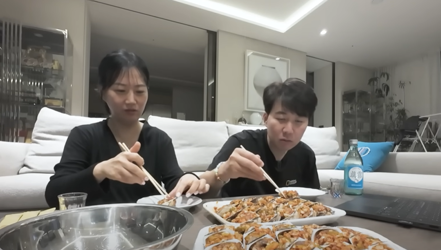 장윤정이 출산 후 100일 만에 복귀한 이유를 밝혔다. 유튜브 ‘도장TV’ 캡처