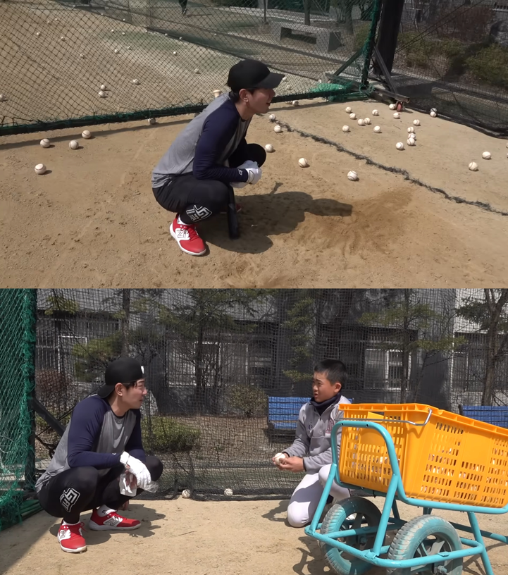 전 두산 베어스 김재호가 김성근 감독과 함께 타격 훈련을 진행했다. 스튜디오C1 유튜브 채널 캡처