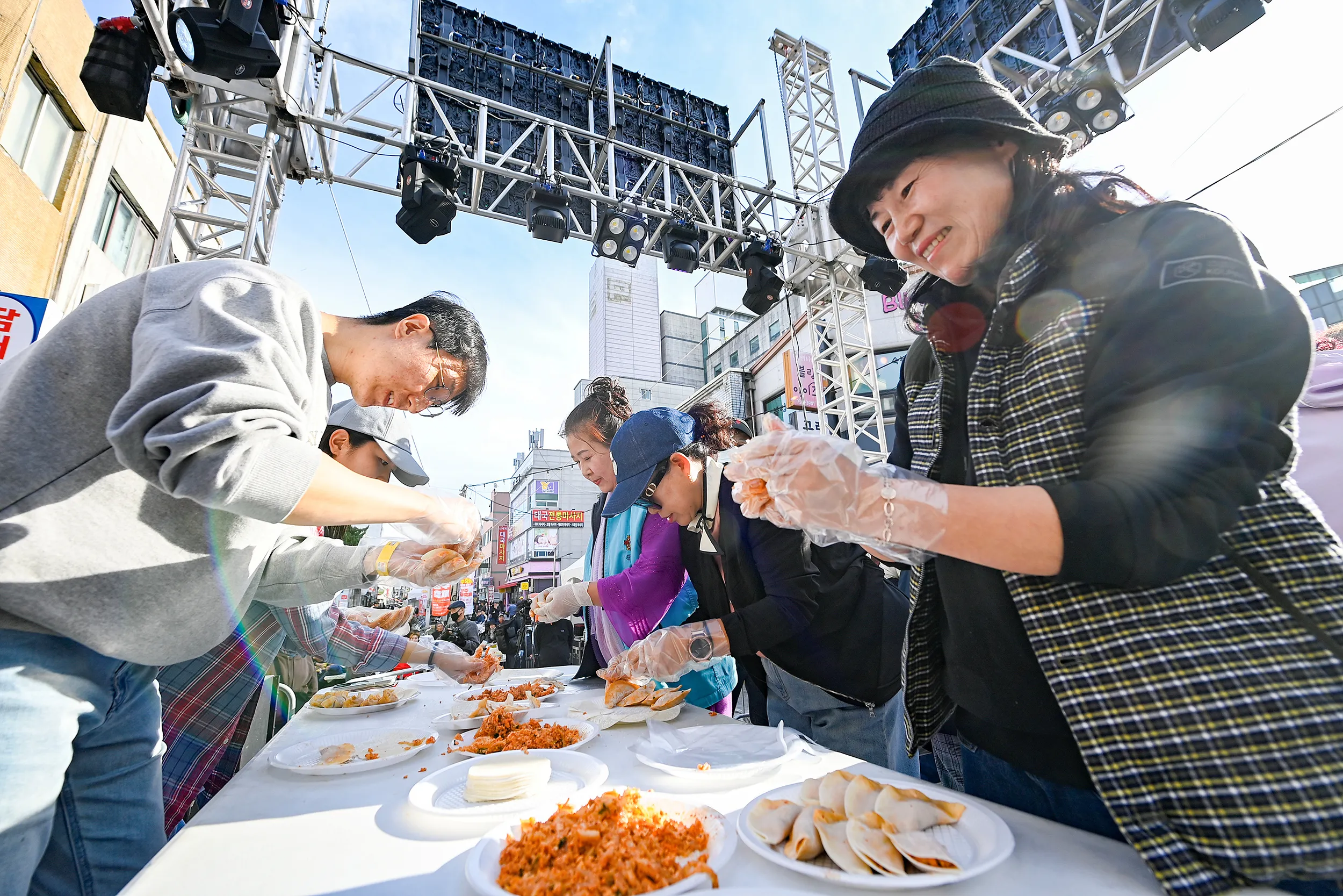 지난해 10월 중앙시장에서 열린 원주 만두축제.  원주시 제공