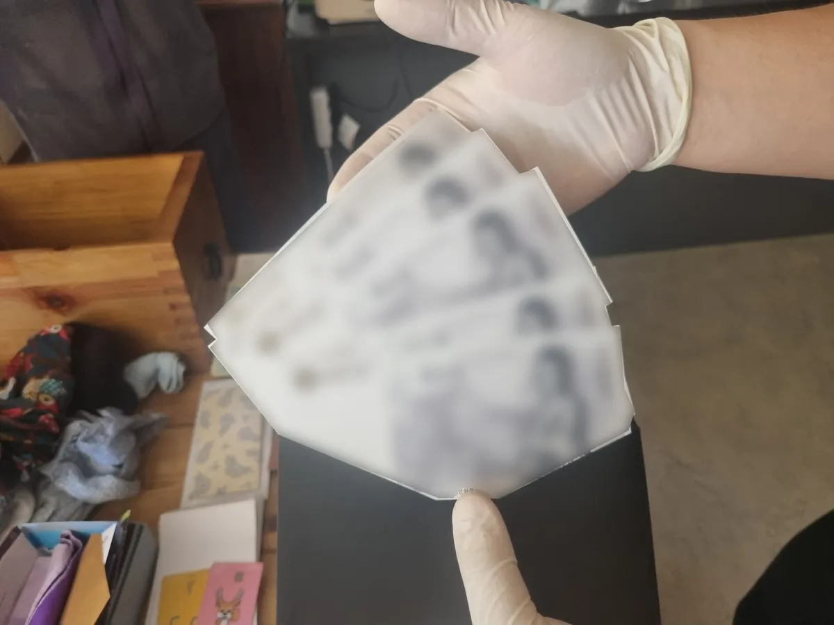 해경이 국립해양조사원 공무원의 자택에서 압수한 상품권. 남해지방해양경찰청 제공