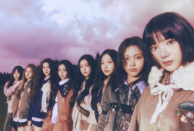 SM엔터테인먼트 신인 걸그룹 하츠투하츠. 왼쪽부터 예온, 주은, 에이나, 이안, 유하, 스텔라, 카르멘, 지우. SM엔터테인먼트 제공