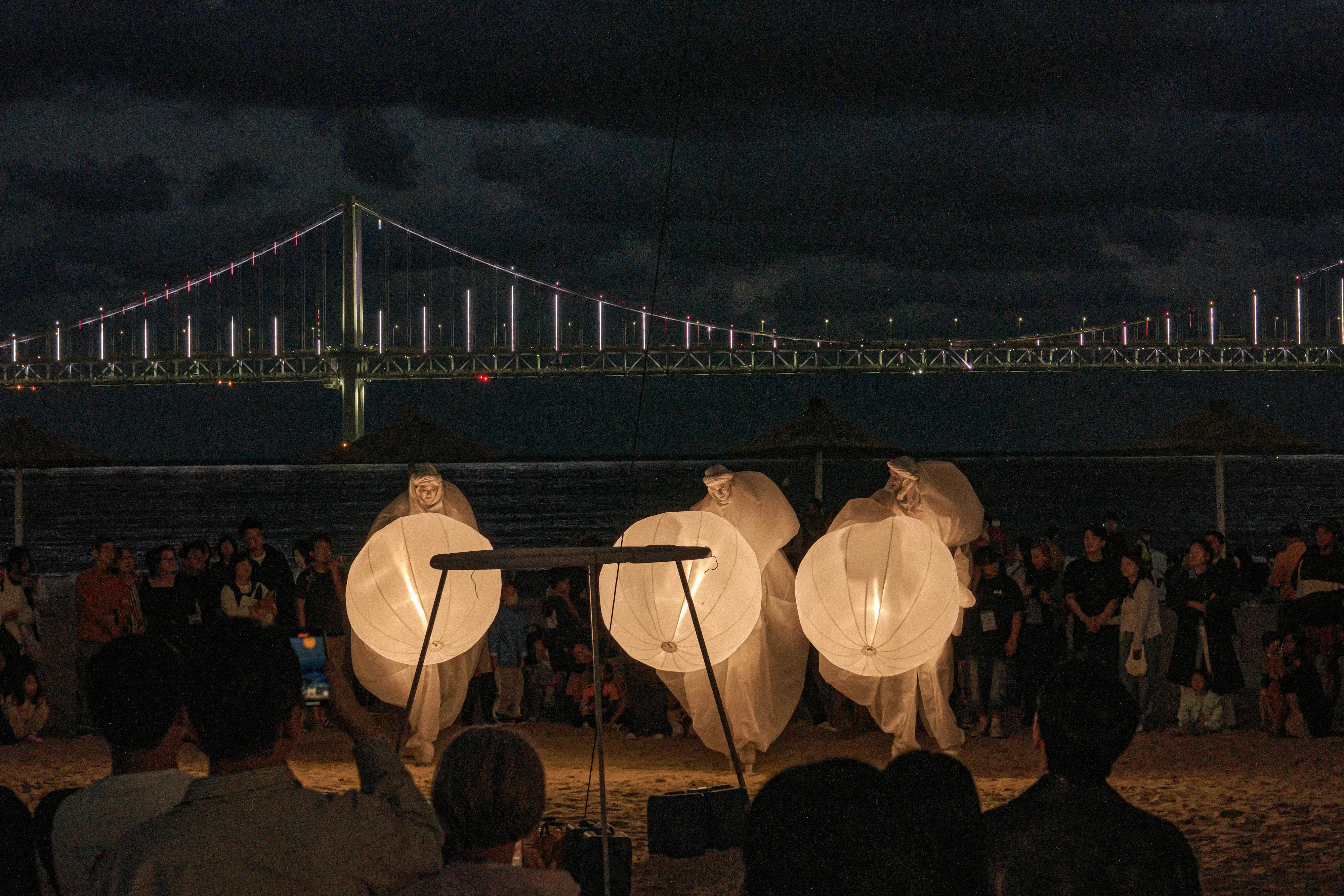 광안리 해변에서 열린 ‘페스티벌 시월’ 거리예술제.
부산시 제공