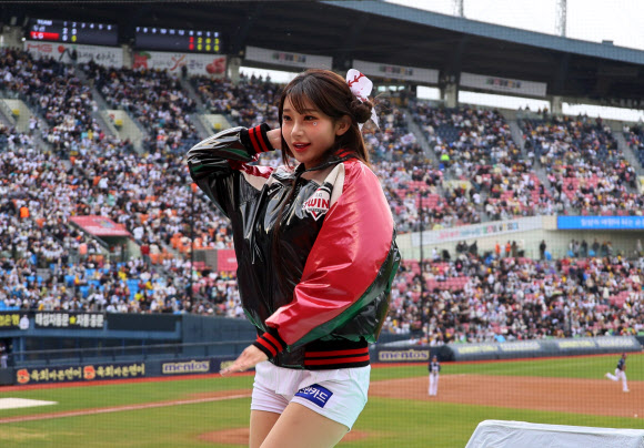 LG 트윈스 응원단에 합류한 이주은