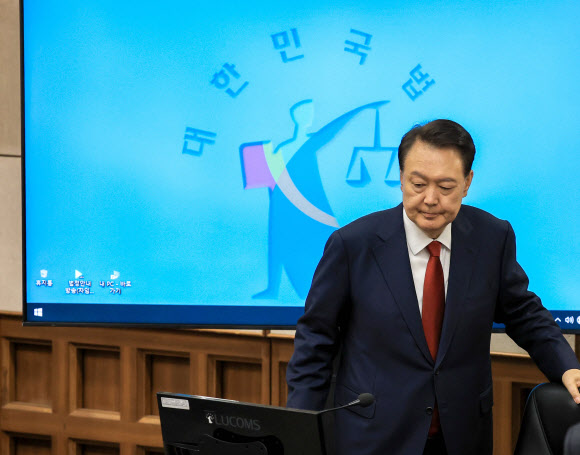 윤석열 전 대통령, 내란혐의 2차 공판 출석