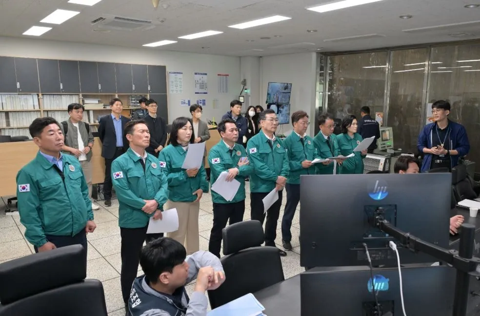 지난 28일 은평광역자원순환센터를 방문한 서울시의회 환경수자원위원회(위원장 임만균)