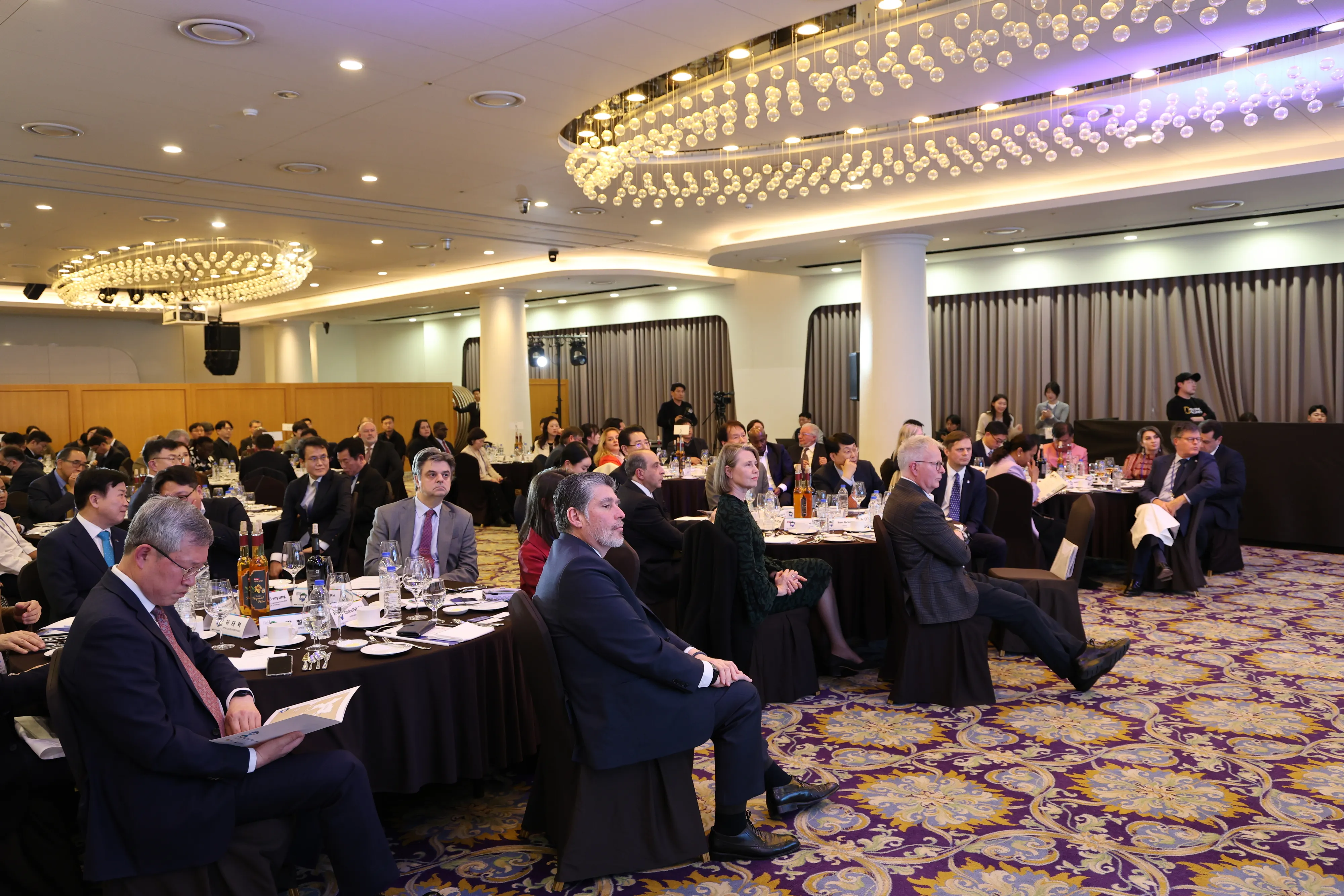 지난달 뉴질랜드와 그리스, 베트남 등 32개국 주한 외국공관장과 관계자 60여명을 여수로 초청해 팸 투어를 하고 있다.
여수세계섬박람회 조직위 제공