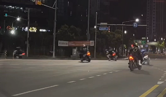 대구 도심을 달리는 소규모 폭주족. 대구경찰청 제공