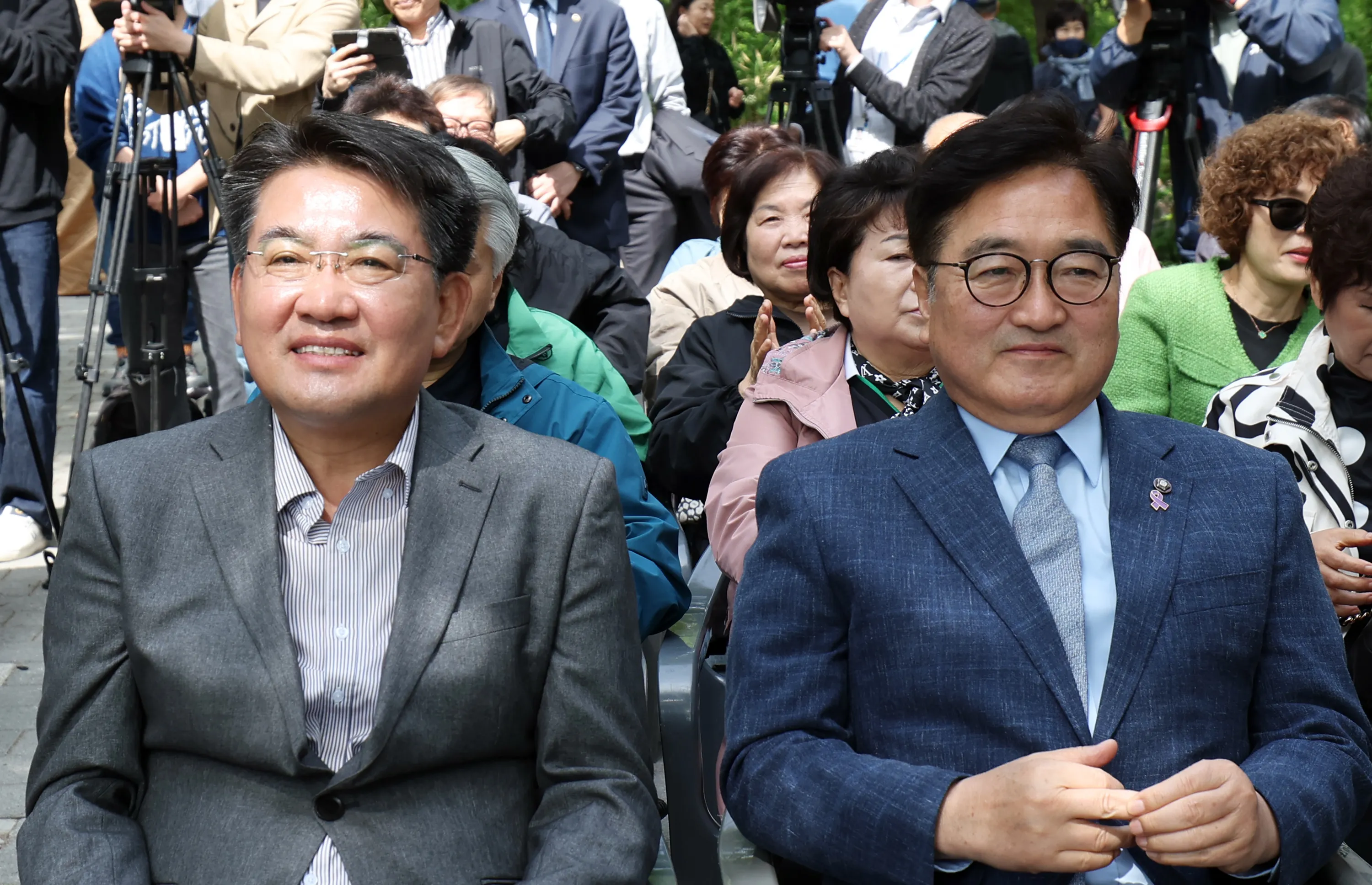 8일 서울 노원구 백사마을 건축물 해체 착공식에 참석한 오승록(왼쪽) 노원구청장과 우원식 국회의장. 

노원구 제공