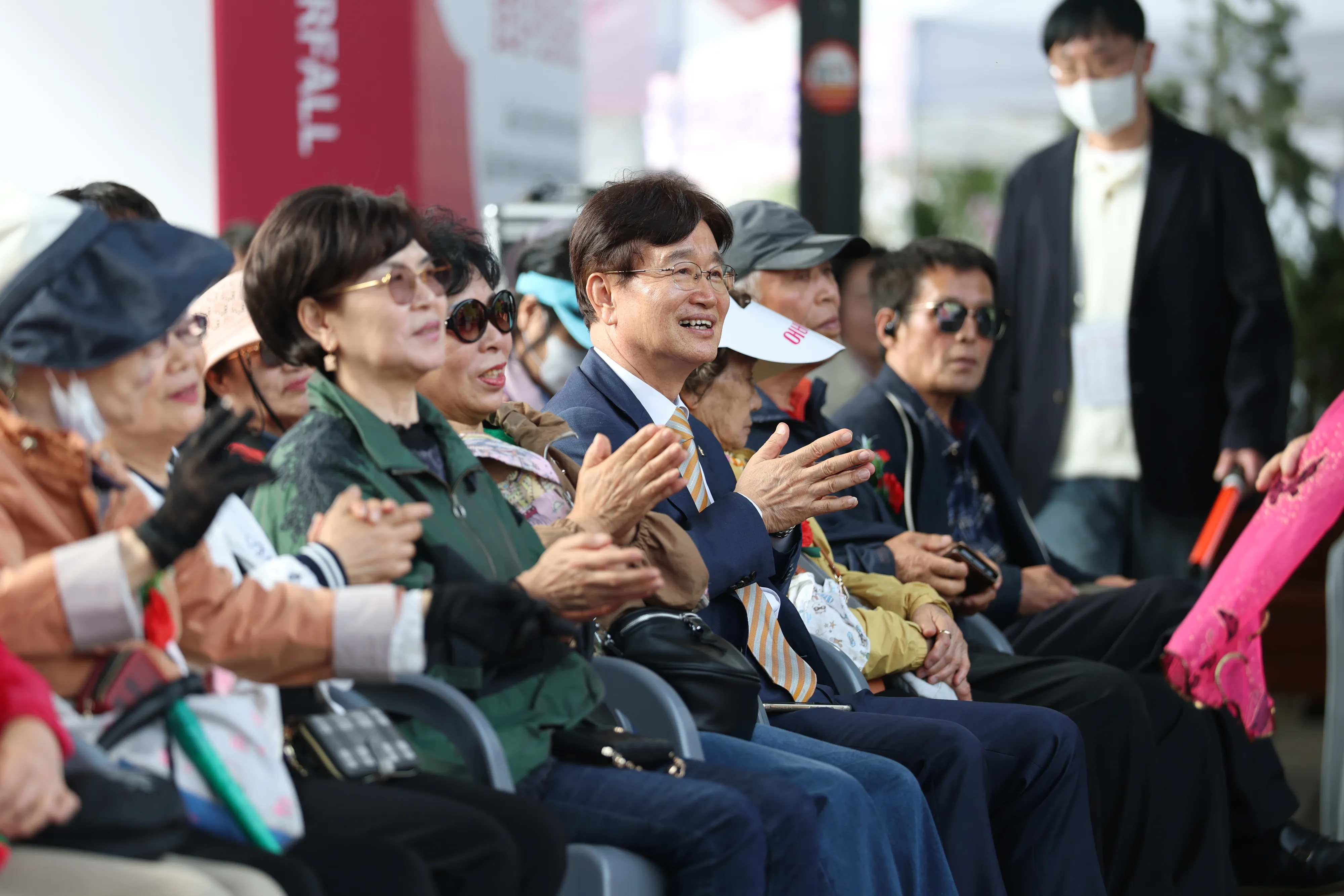 지난 8일 홍제천 폭포마당에서 열린 제53회 어버이날 서대문구 행사에 참석한 김용일 의원