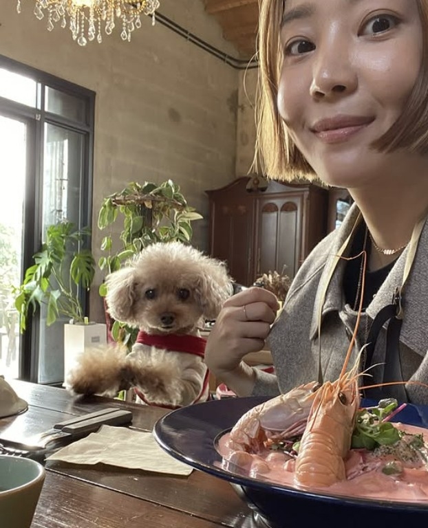 배우 신다은과 반려견. 인스타그램 캡처