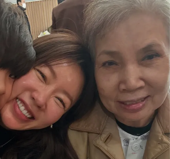 안선영이 치매 투병 중인 모친을 병간호하는 일상을 공개했다. 안선영 인스타그램 캡처