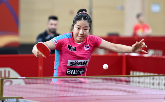 신게오르잔과 64강 경기 펼치는 신유빈