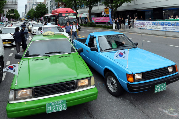 금남로에 나타난 그날의 택시
