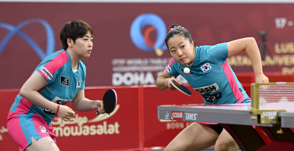 세계선수권 여자복식 16강 출전한 신유빈-유한나 조
