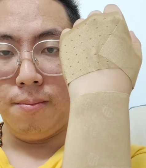 일을 그만두고 육아를 전담한 중국 남성이 산후우울증에 걸렸다고 고백했다. SNS 캡처