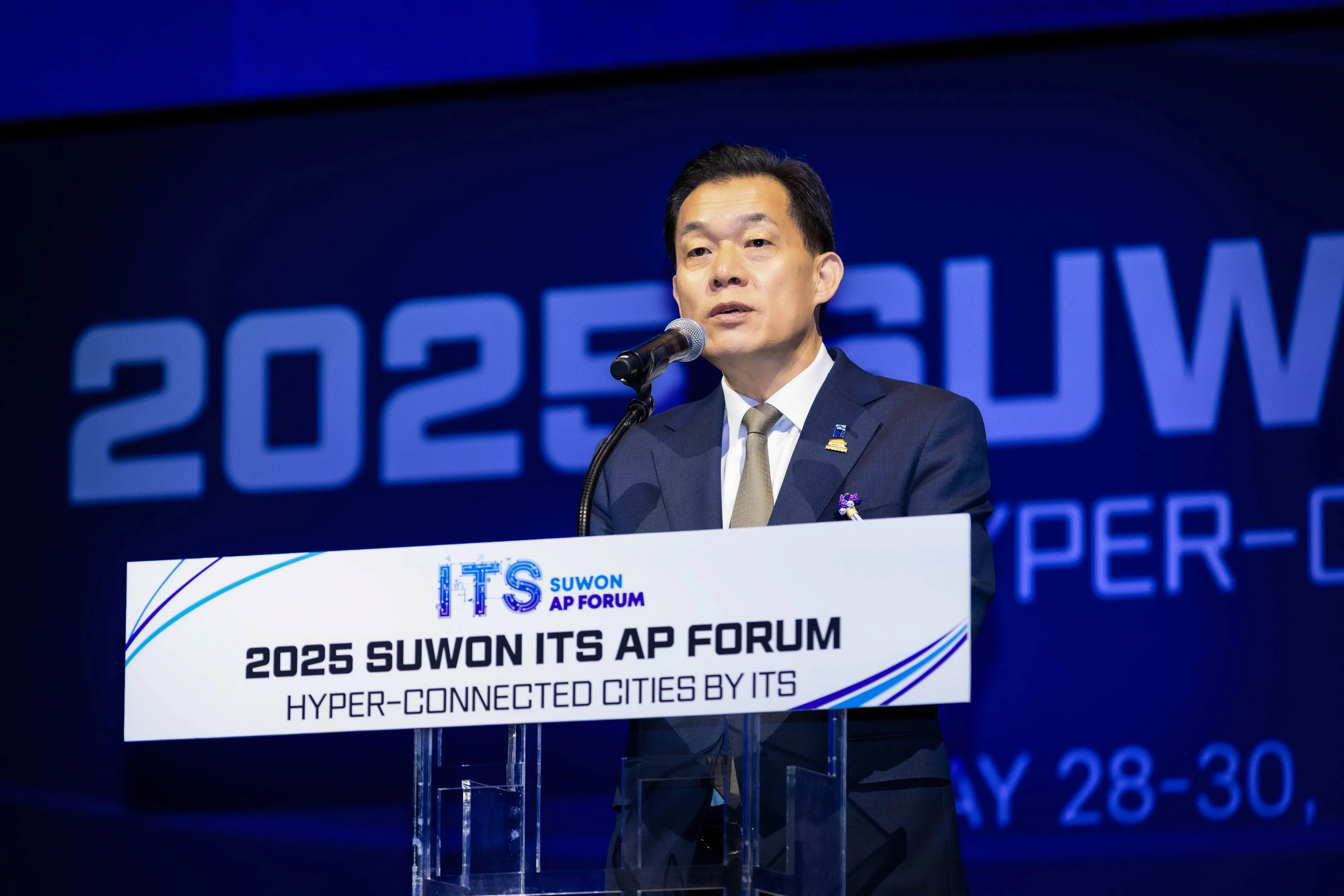 이재준 수원시장이 28일  ‘2025 수원 ITS(지능형교통체계) 아시아-태평양 총회’ 개막식에서 인사말을 하고 있다. (수원시 제공)