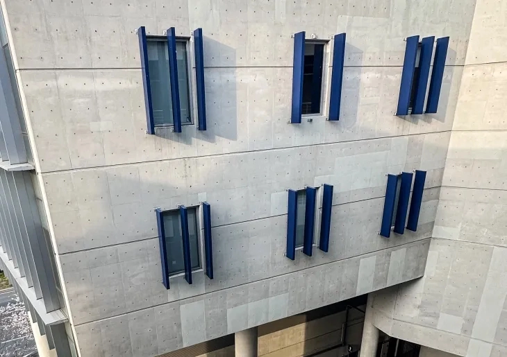 창원NC파크 외벽에 설치된 루버. 지금은 모두 철거됐다. 연합뉴스