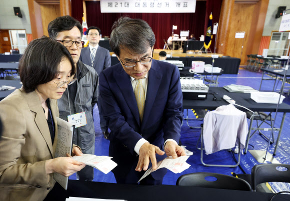 노태악 선관위원장, 대선 개표소 점검