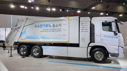 수소청소차  압축식진개차. 부산시 제공