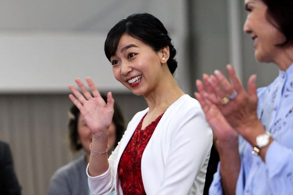 일본의 카코 공주가 8일(현지시간) 브라질 파라나 주 마링가에 위치한 마링가 문화체육협회를 방문해 닛케이 커뮤니티 환영 행사에 참석했다. 로이터 연합뉴스