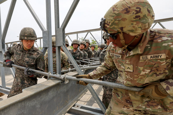 한미연합 병참선 교량 구축 훈련