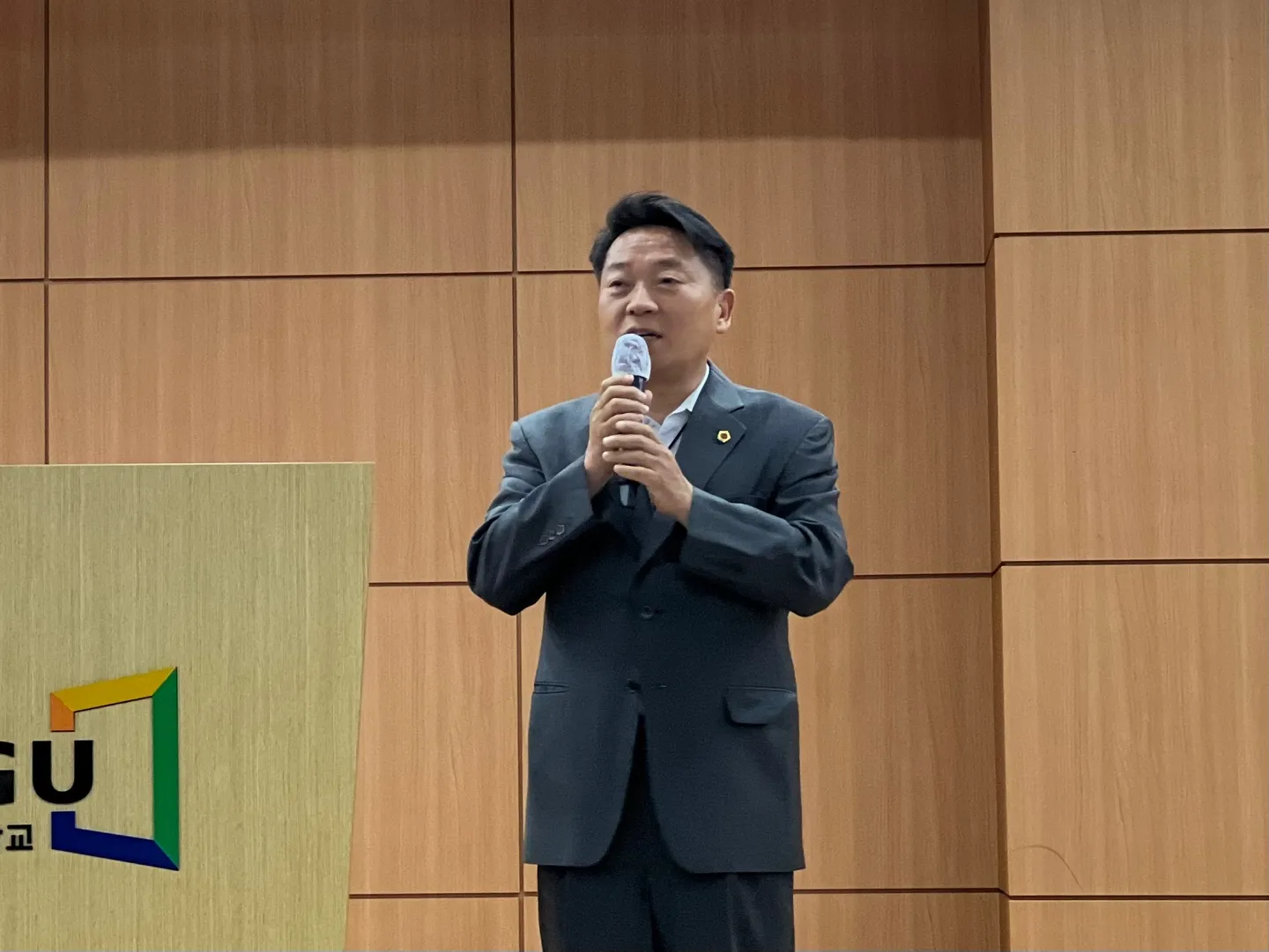 ‘ESG선도대학 입학식’에서 방성환 의원이 축사를 전하고 있다. (사진=경기도의회)