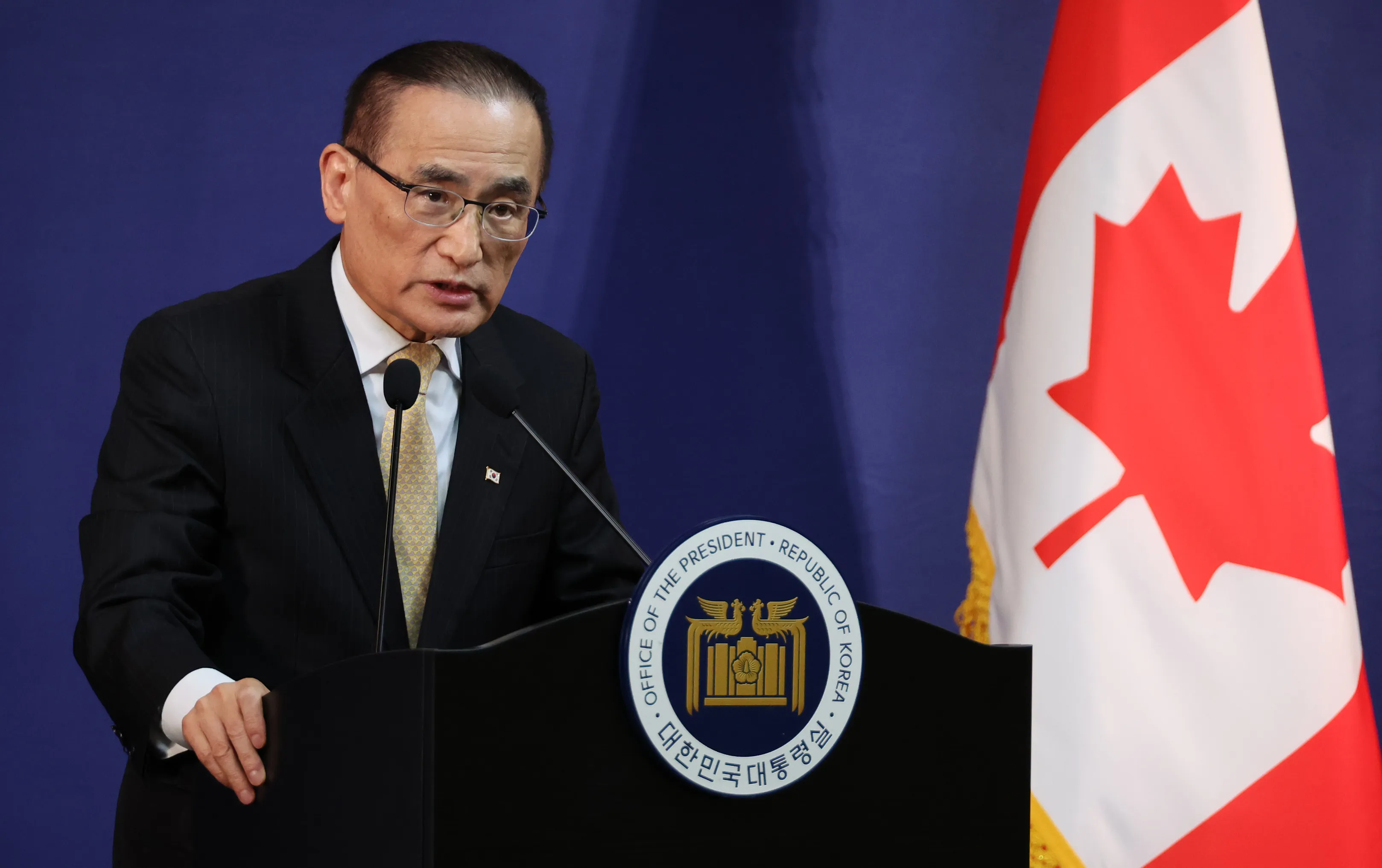 위성락 안보실장, G7 정상회의 관련 브리핑  위성락 대통령실 국가안보실장이 16일(현지시간) 캐나다 앨버타주 캘거리의 한 호텔의 한국 프레스센터에서 이재명 대통령의 주요 7개국(G7) 정상회의 관련 브리핑을 하고 있다. 
연합뉴스