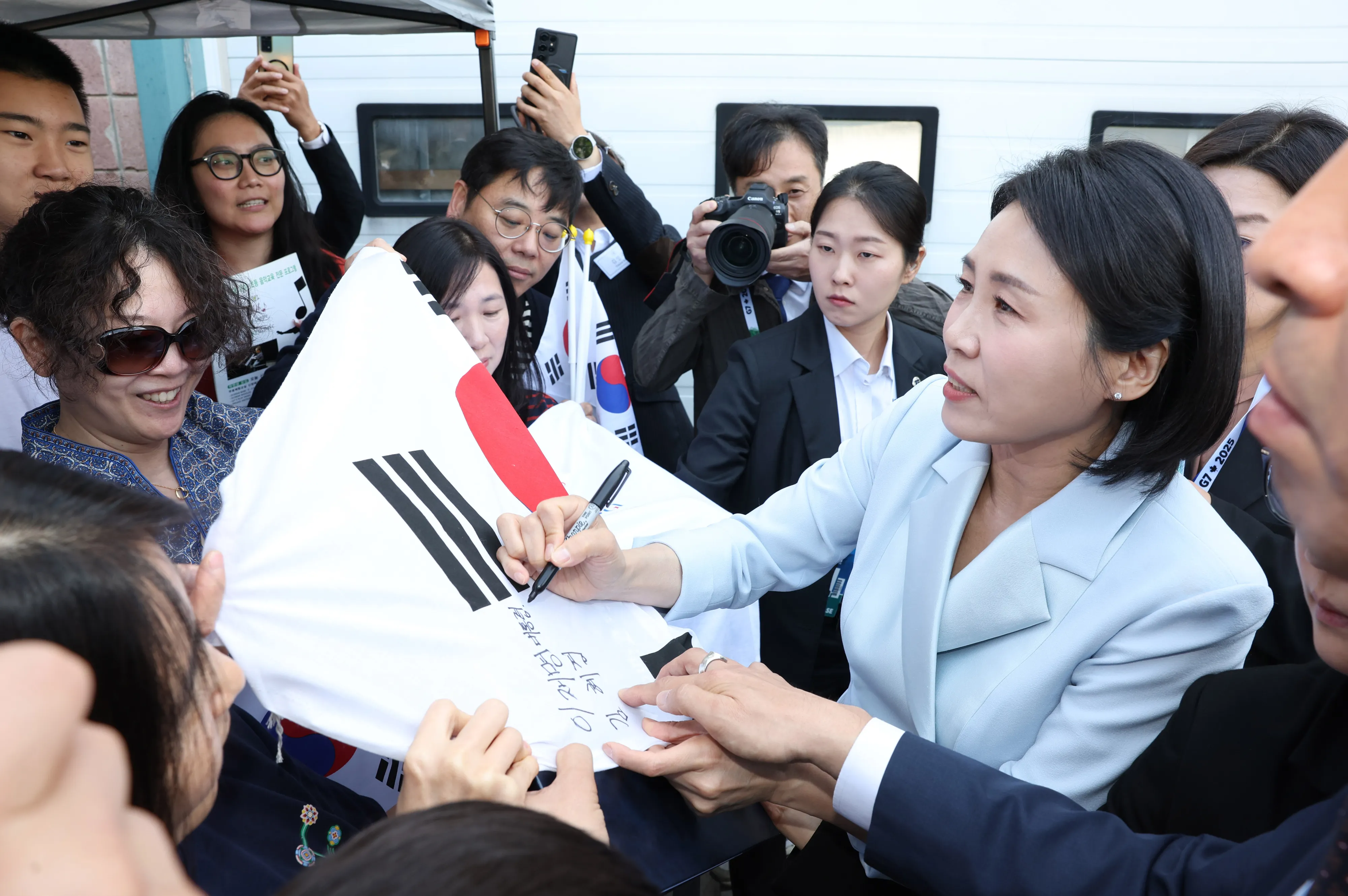 김혜경 여사, 캘거리 한인회 방문  