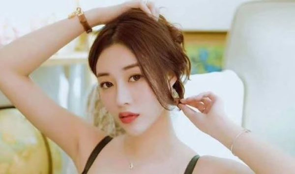 대만의 인기 모델이 프로포폴 투여 후 뇌사 상태에 빠져 19일 만에 사망했다. SNS 캡처