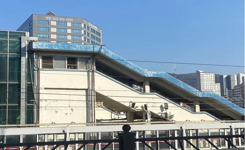 금천구청역사 노후시설