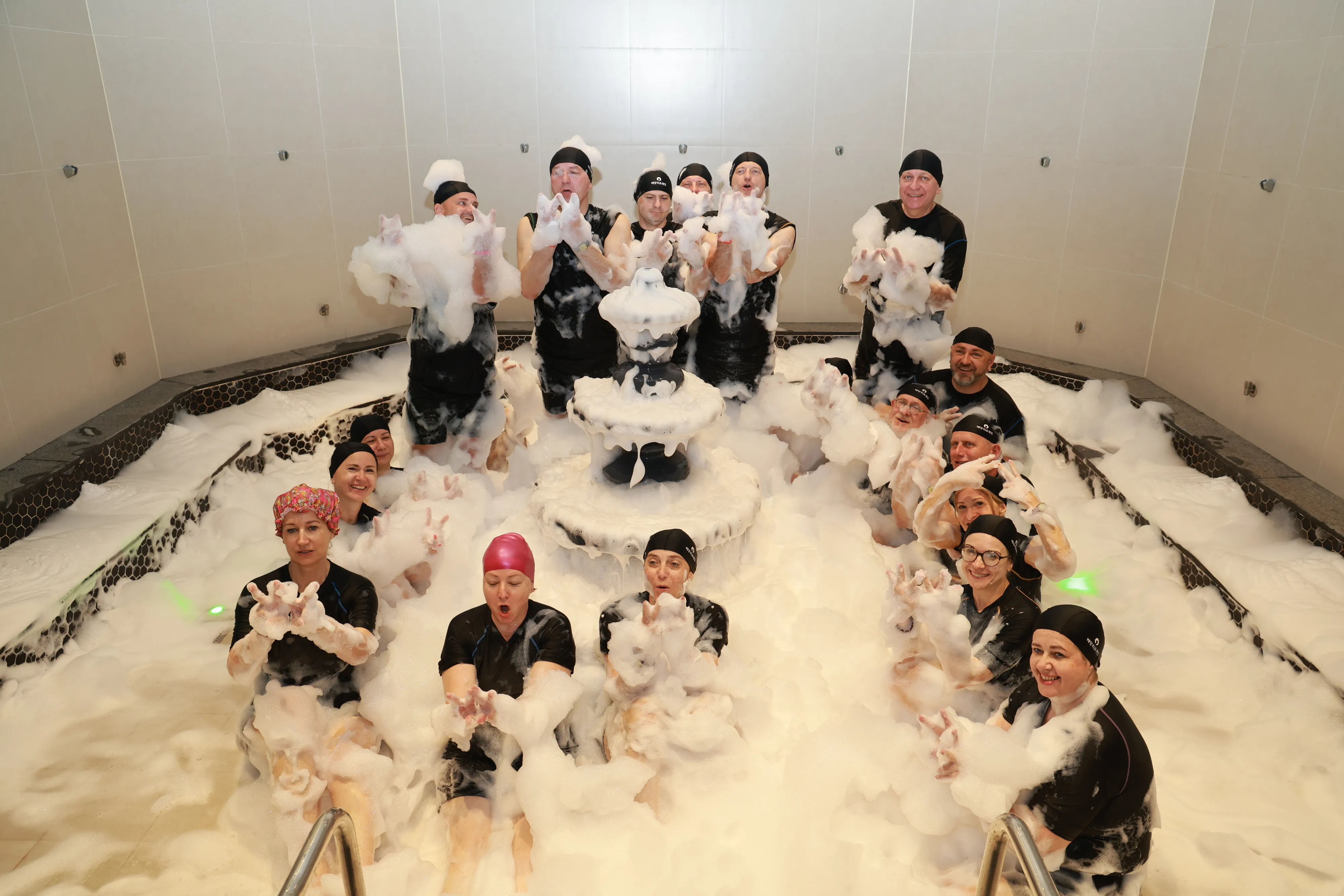 슬로시티 대표들이 완도 해양치유센터에서 해양치유를 체험하고 있다.
완도군 제공