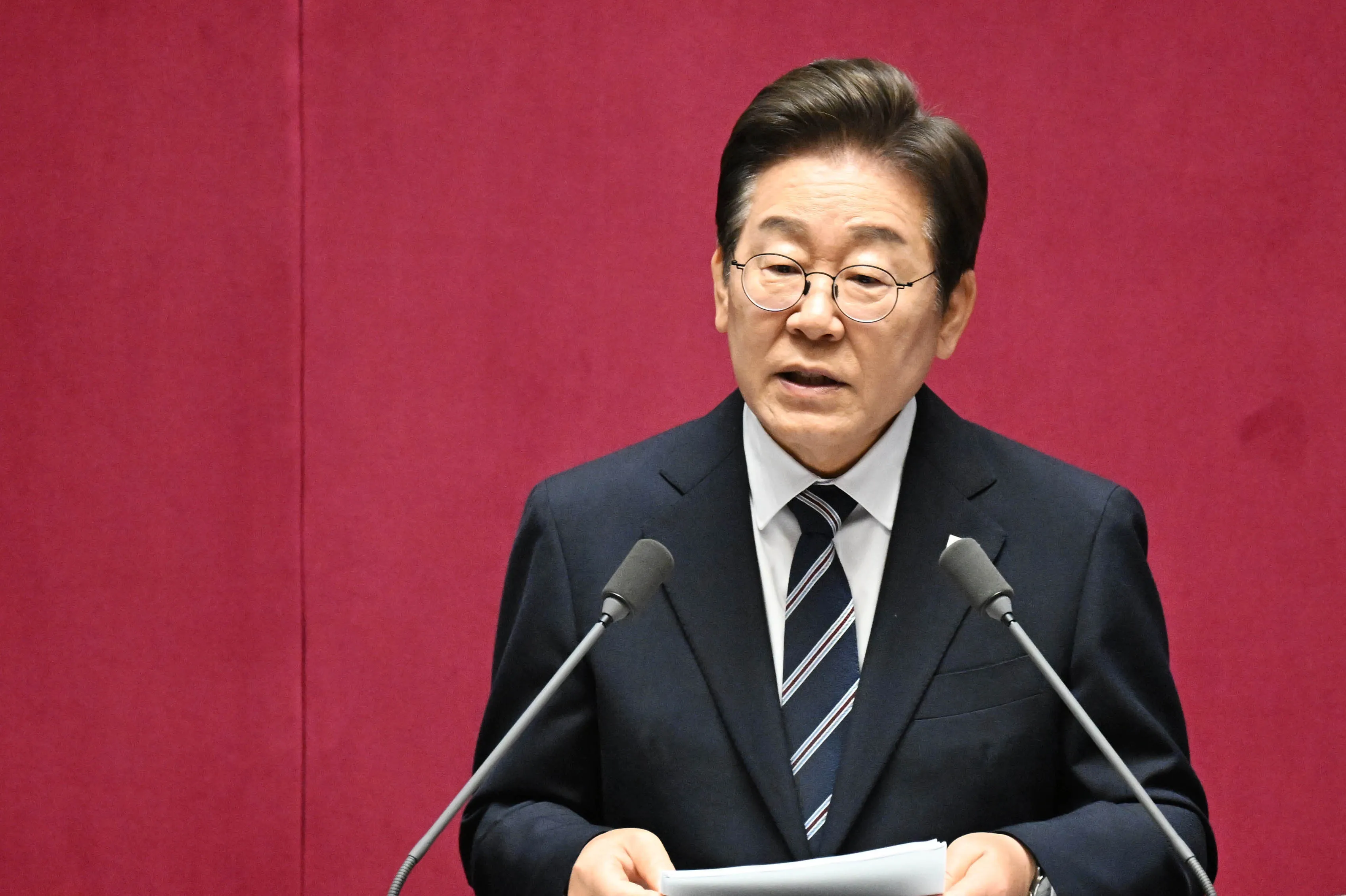 이재명 대통령이 26일 서울 여의도 국회 본회의장에서 정부의 2차 추가경정예산안 제출과 관련해 첫 시정연설을 하고 있다. 2025.6.26 국회사진기자단