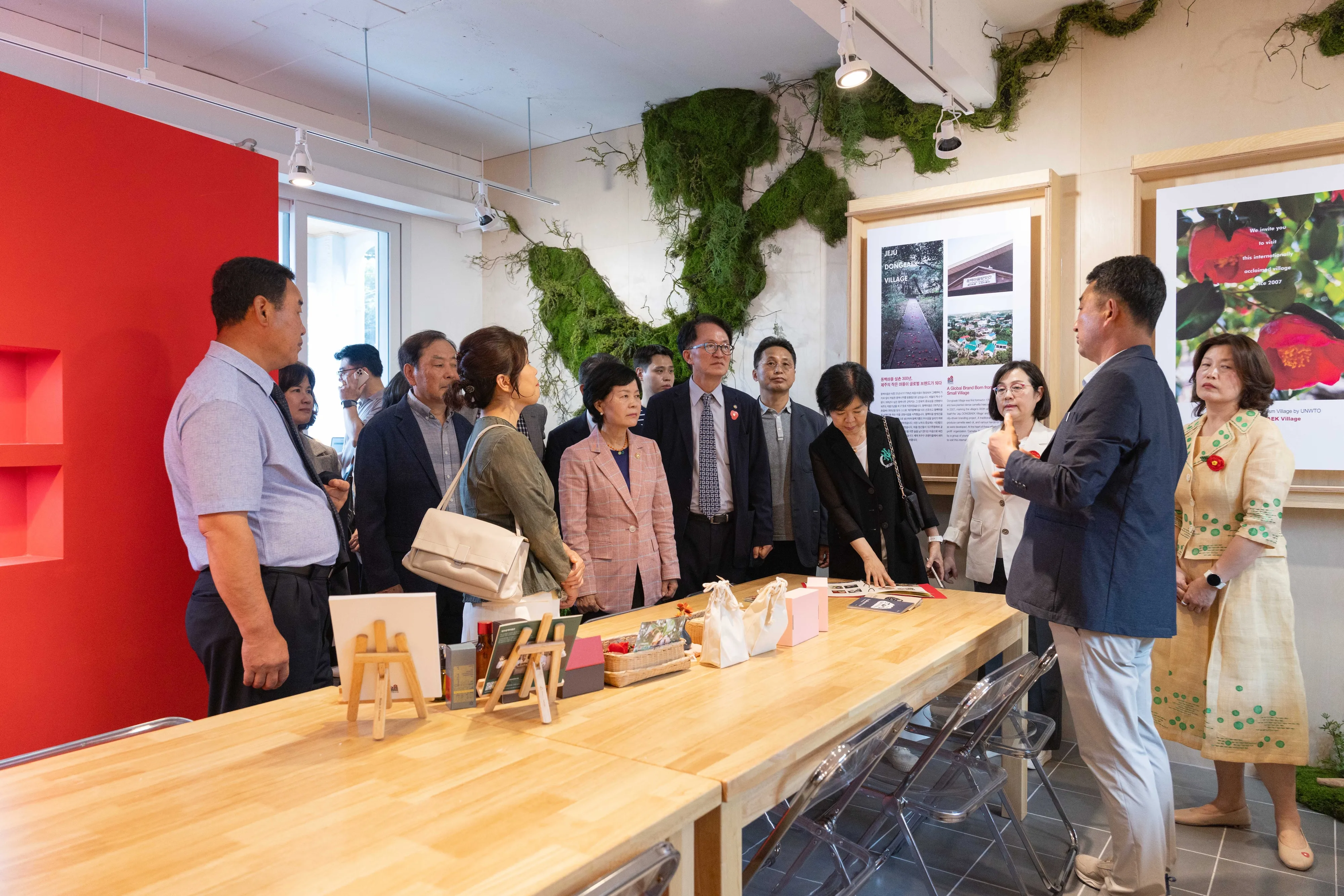 지난 27일 서귀포시 남원읍 신흥2리 제주동백마을 은퇴체류시설 ‘동백언우재’ 를 개관했다. 제주관광공사 제공