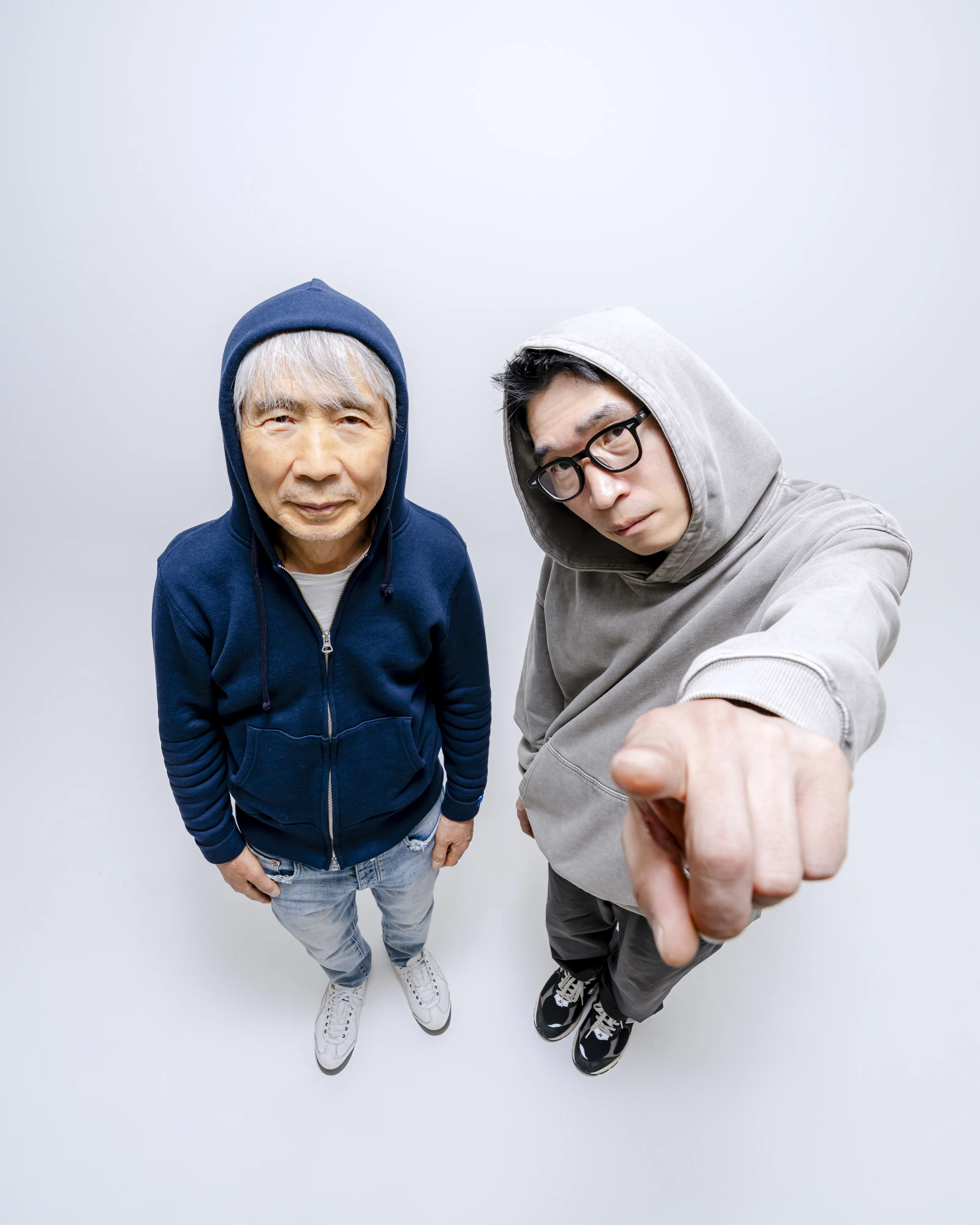 이번 ‘여우락’에서는 가수 최백호와 공명 리더 박승원의 ‘청춘가’(사진), 가수 인순이와 소리꾼 이지숙의 ‘두 사랑 이야기’ 등 대중가요와 국악을 접목하는 등 재즈, 인디밴드, 현대무용 장르를 넘나들면서 민요의 과거와 현재, 미래를 보여 준다.
국립극장 제공