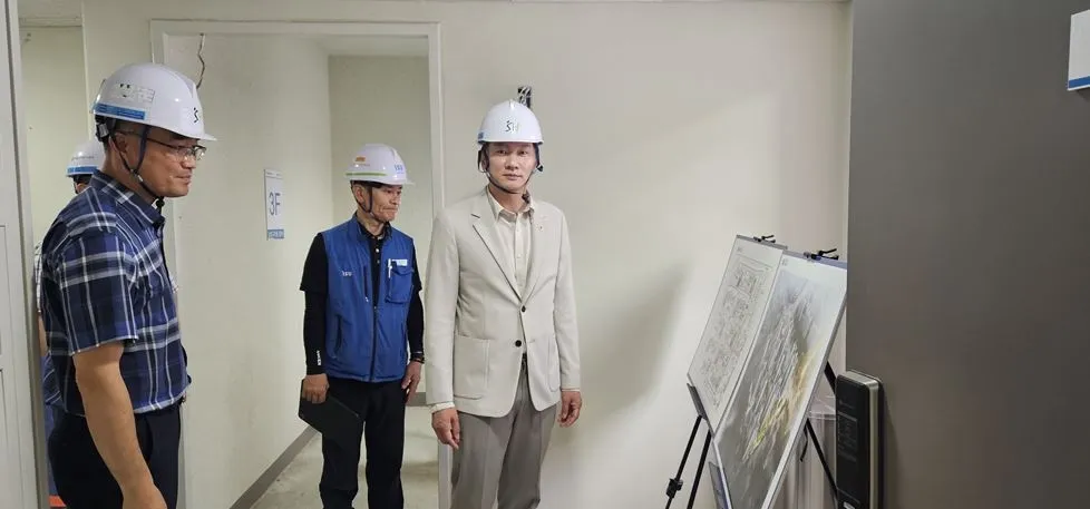 현장점검 중인 최진혁 의원