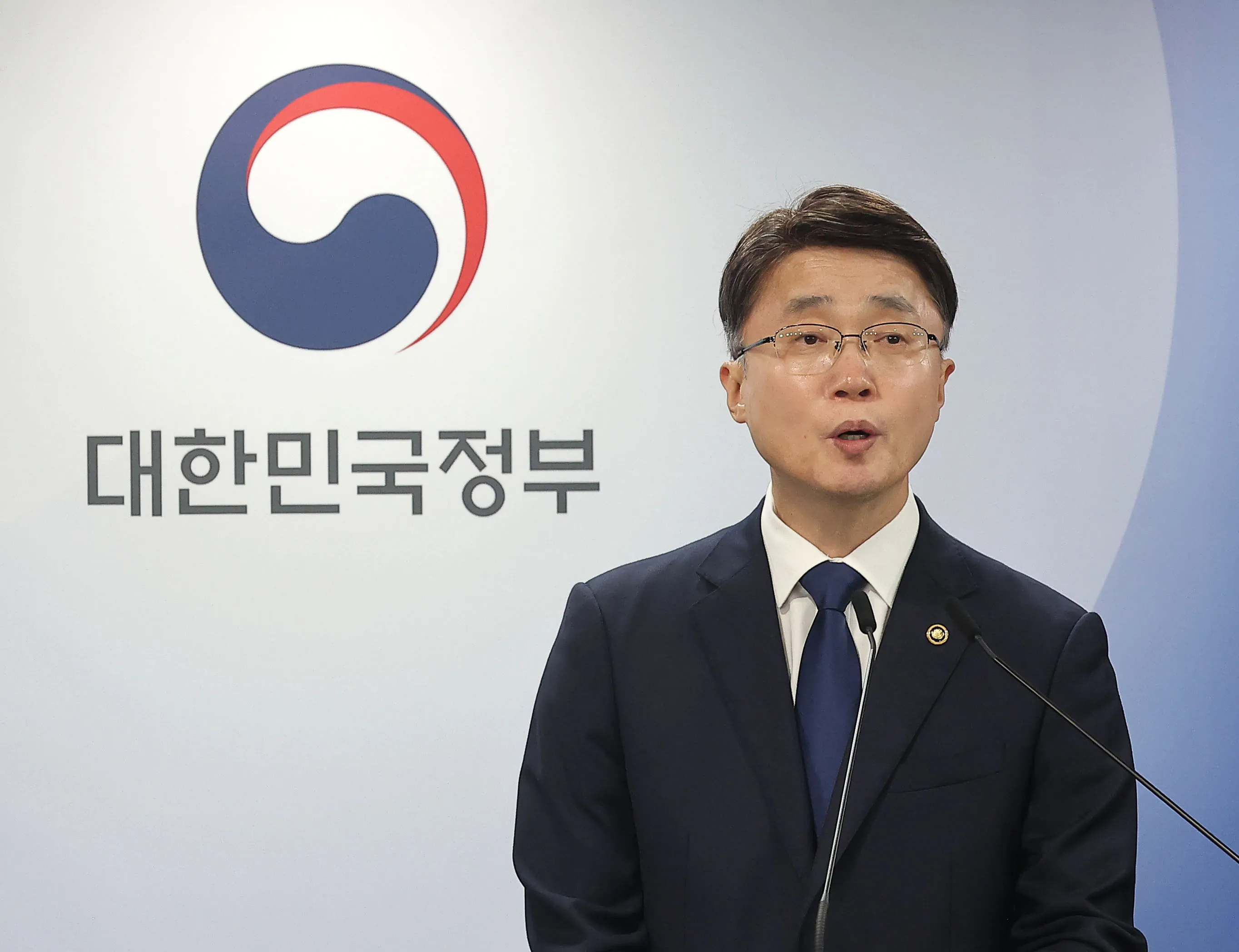 SK텔레콤 해킹사태 조사 결과 발표하는 류제명 차관  류제명 과학기술정보통신부 2차관이 4일 정부서울청사에서 SK텔레콤 해킹 사태 관련 최종 조사결과를 발표하고 있다. 2025.7.4 연합뉴스