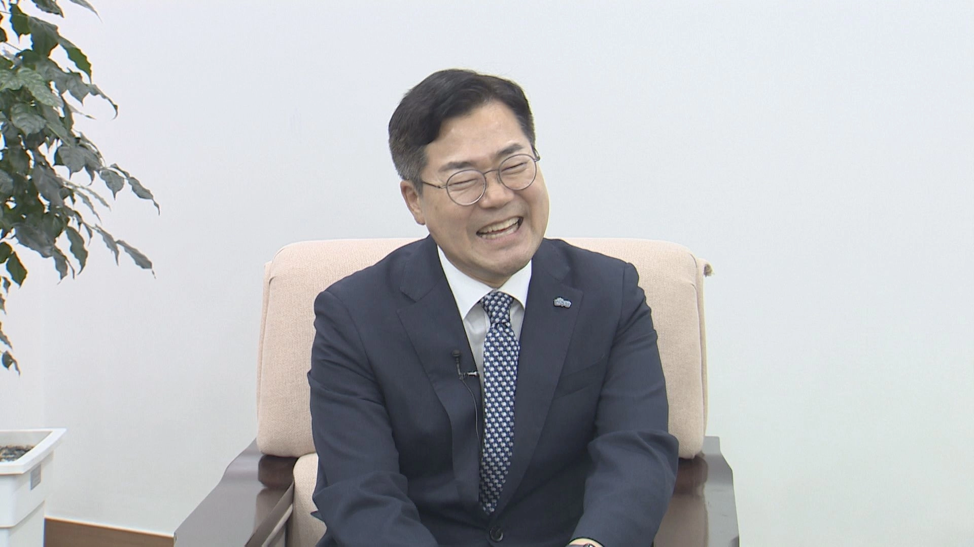 더불어민주당 차기 당대표에 도전하는 박찬대 후보가 지난 12일 광주 김대중컨벤션센터에서 서울신문과 인터뷰를 진행하고 있다. 박찬대 후보 측 제공.