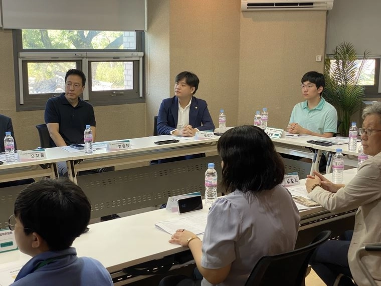 지난 12일 제13대 서울시 청소년참여위원회 ‘청소년자율예산편성 결과공유회’에 참석한 박강산 의원